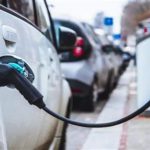 التوسع في بنية الشحن لسيارات الكهرباء