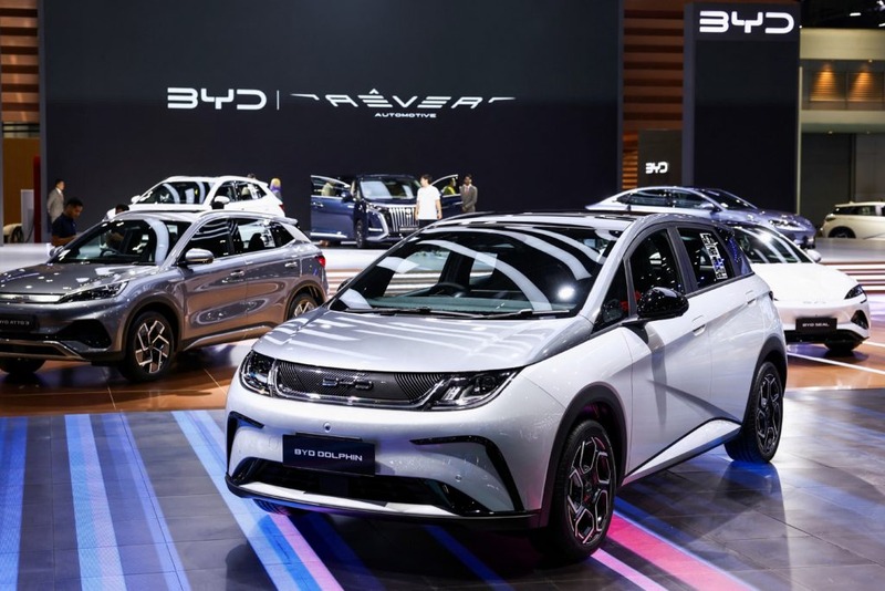 نجاح شركة BYD وتأثيرها الكبير على سوق السيارات الكهربائية في الصين والعالم