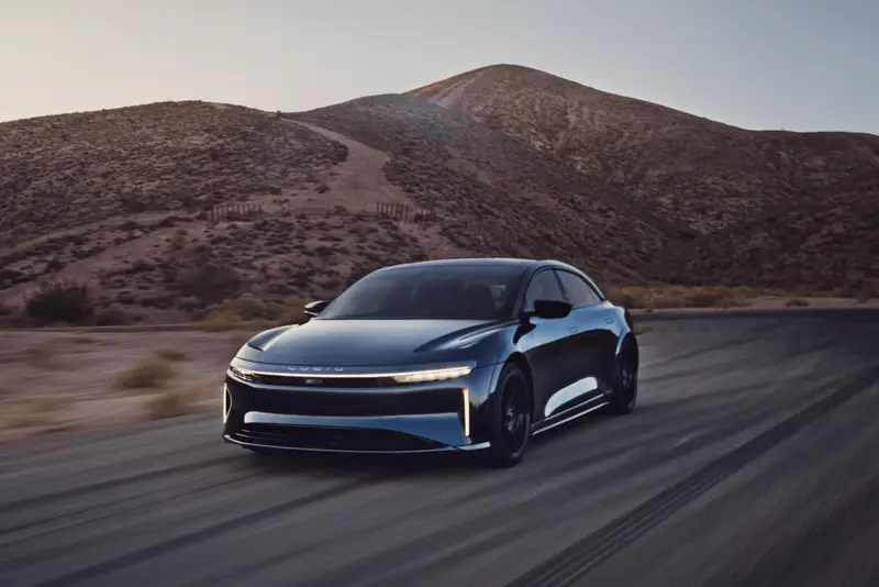 سيارة Lucid Air Sapphire