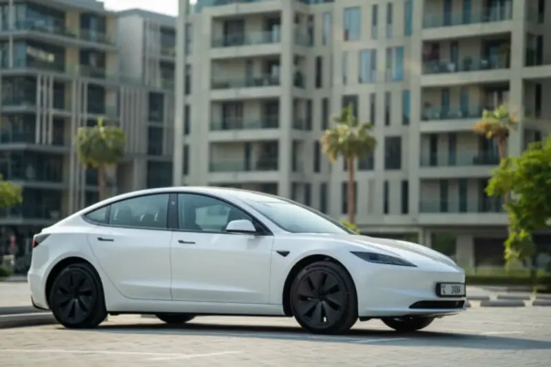 تيسلا موديل 3 (Tesla Model 3) سيارة كهربائية متوسطة الحجم مع تقنيات متقدمة