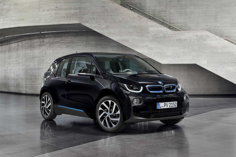 بي إم دبليو i3 (BMW i3) سيارة كهربائية فاخرة وصغيرة.