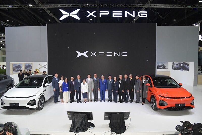 معرض لسيارات شركة XPENG بحضور المسؤولين عن الشركة