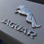 Jaguar تطلق آخر سيارة بمحرك احتراق داخلي: نهاية حقبة وبداية التحول الكهربائي