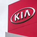 كيا تنضم إلى قائمة السيارات الكهربائية المؤهلة للمنحة: ما الذي يعنيه للمستهلك والسوق