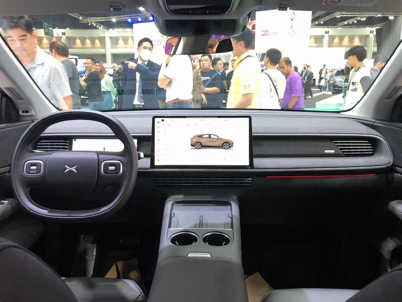 المقصورة الداخلية وتجهيزات الرفاهية في XPENG G6