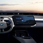 التحديثات الهوائية في السيارات الكهربائية (OTA): كيف تغيّر مفهوم تحديث السيارة بالكامل