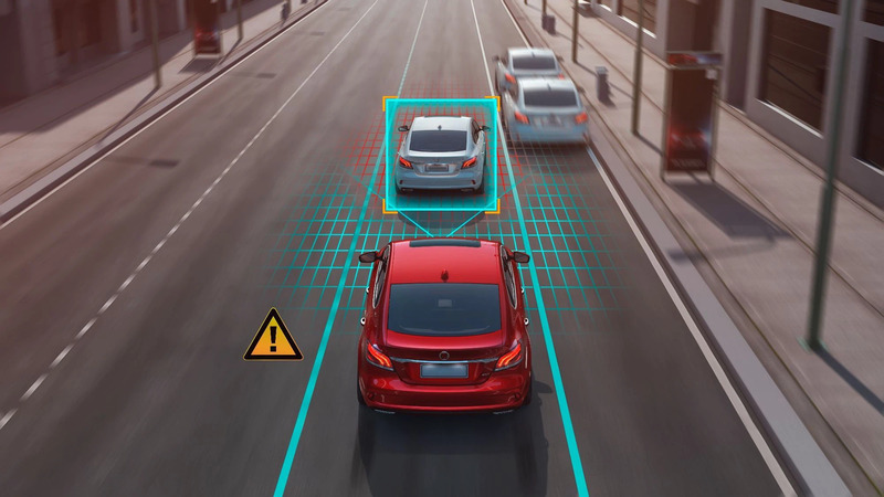 تقنية الكبح التلقائي في حالات الطوارئ (AEB)