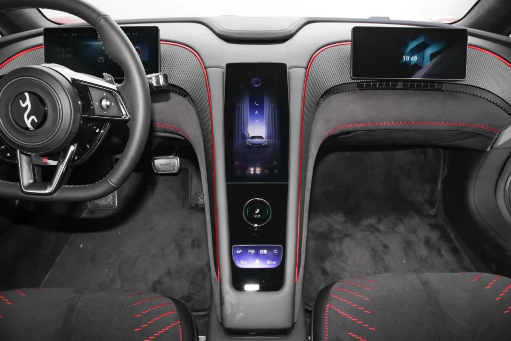 المقصورة داخل Yangwang U9 Xtreme