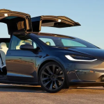 Tesla Model X: السيارة الكهربائية الفاخرة بين الابتكار والأداء المستقبلي