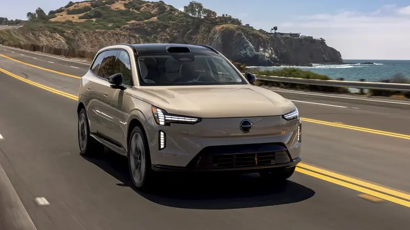 تجربة القيادة مع Volvo EX60: هدوء بدل استعراض