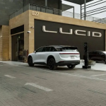 لوسِد تنهي عام 2025 بقوة بعد مضاعفة إنتاج السيارات الكهربائية