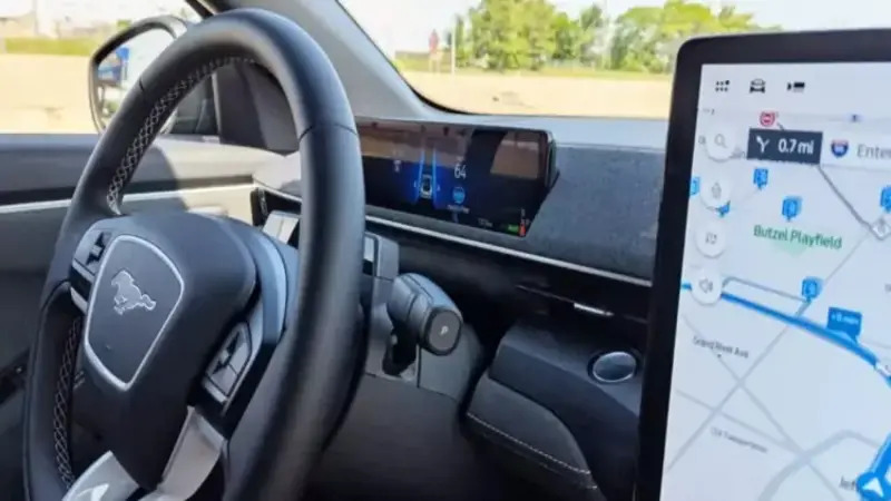 دمج الذكاء الاصطناعي والقيادة شبه الذاتية معفورد 2026