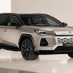 Toyota RAV4 هجينة متطورة تجمع بين الكفاءة والأداء والتقنية