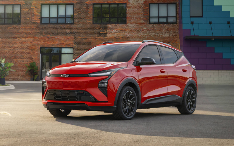 شيفروليه بولت حمراء