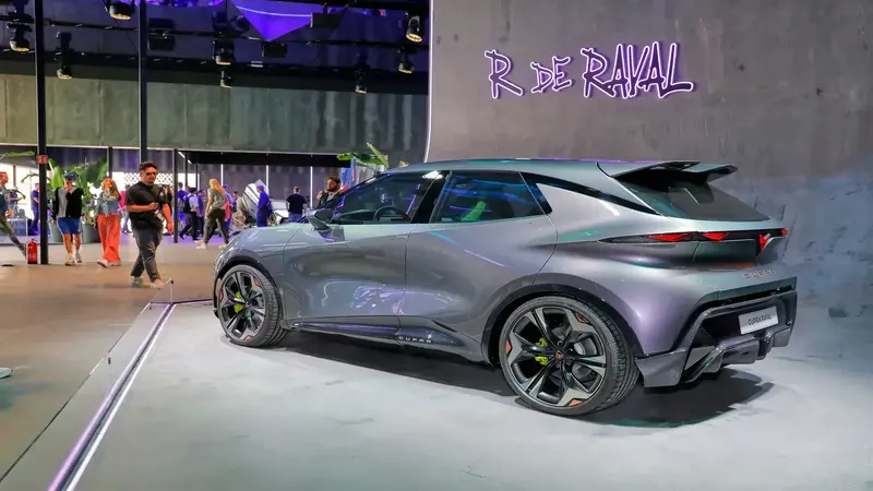 سيارة كوبرا رافال