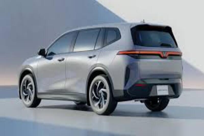 التصميم الخارجي لVinFast Limo Green عملية وأناقة في نفس الوقت