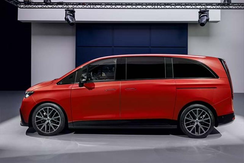 تصميم خارجي أنيق لمرسيدس‑بنز VLE يجمع بين الديناميكية والعملية