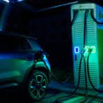 محطات شحن السيارات الكهربائية تحت الانتقاد: الحرائق والمظهر تخيف السكان