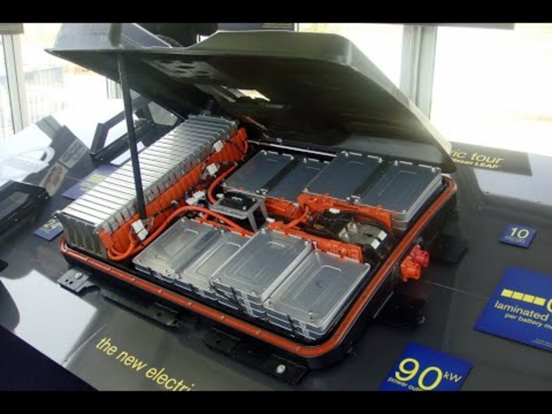 نيسان تحوّل بطاريات ليف القديمة