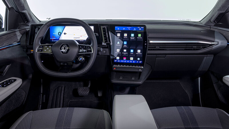 المقصورة الداخلية في رينو Scenic E‑Tech 