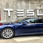 تسلا تتصدر الترتيب العالمي لسلاسل التوريد النظيفة — ماذا يعني ذلك لصناعة السيارات الكهربائية؟