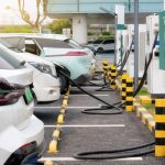 بي إم دبليو تغيّر تجربة شحن السيارات الكهربائية: بدون عقود ولا بطاقات