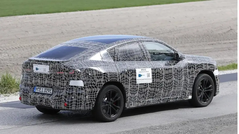 BMW iX4.. الكروس أوفر الكوبيه الكهربائي 